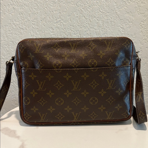 Louis Vuitton Vintage Monogram Crossbody Bag Leather with COA - Picture 7 of 16